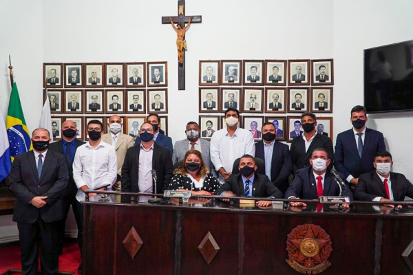 Vereadores eleitos são empossados para o mandato 2021 - 2024